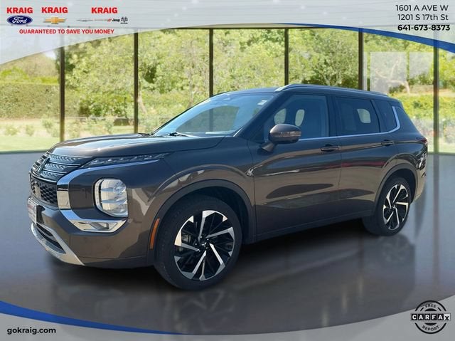 2022 Mitsubishi Outlander SEL in Brown — front three-quarter view